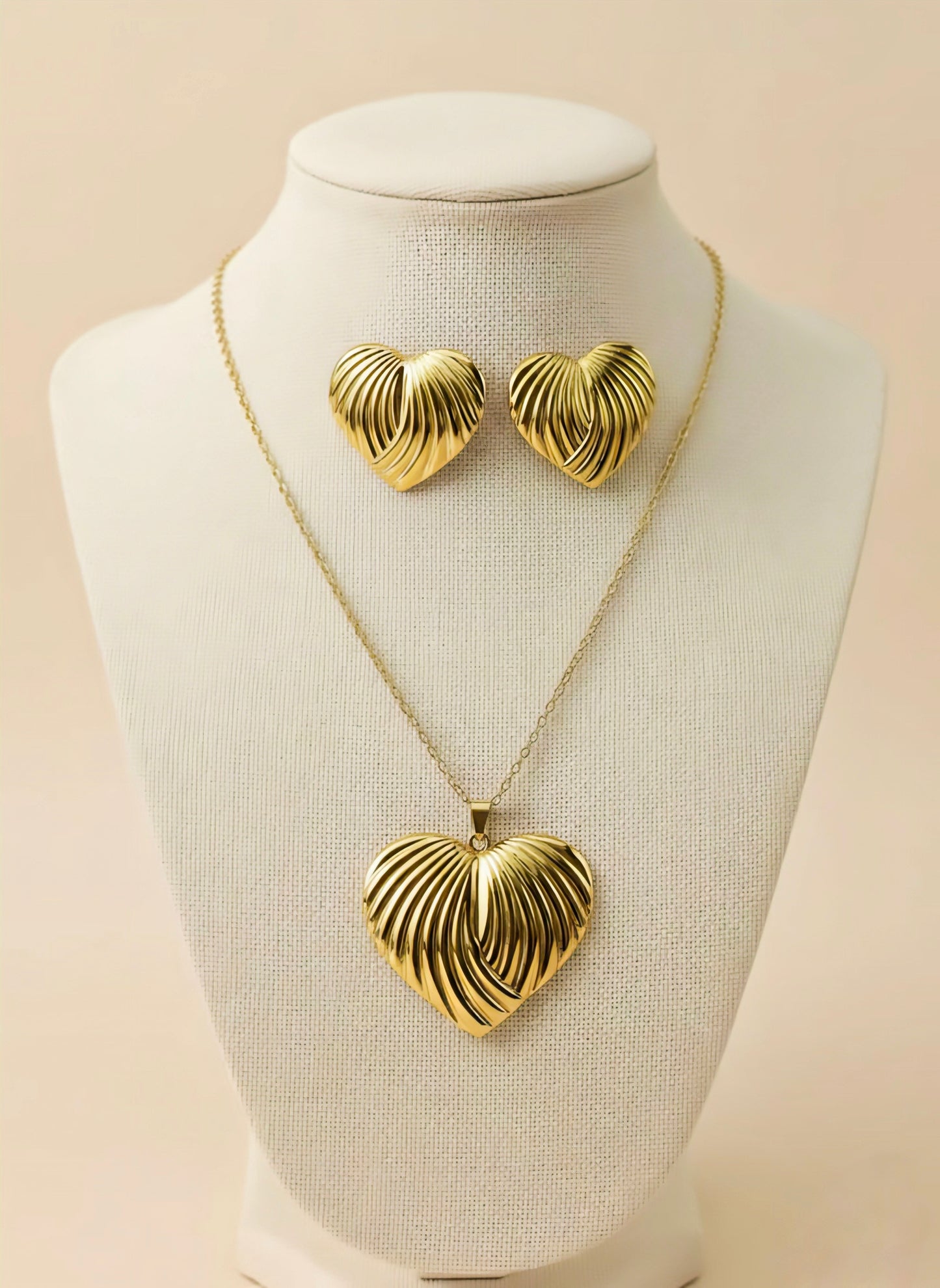 Fluted Heart Pendant Earring Set