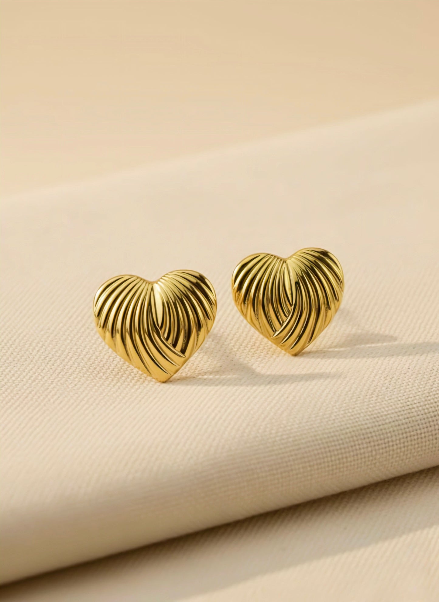 Fluted Heart Pendant Earring Set