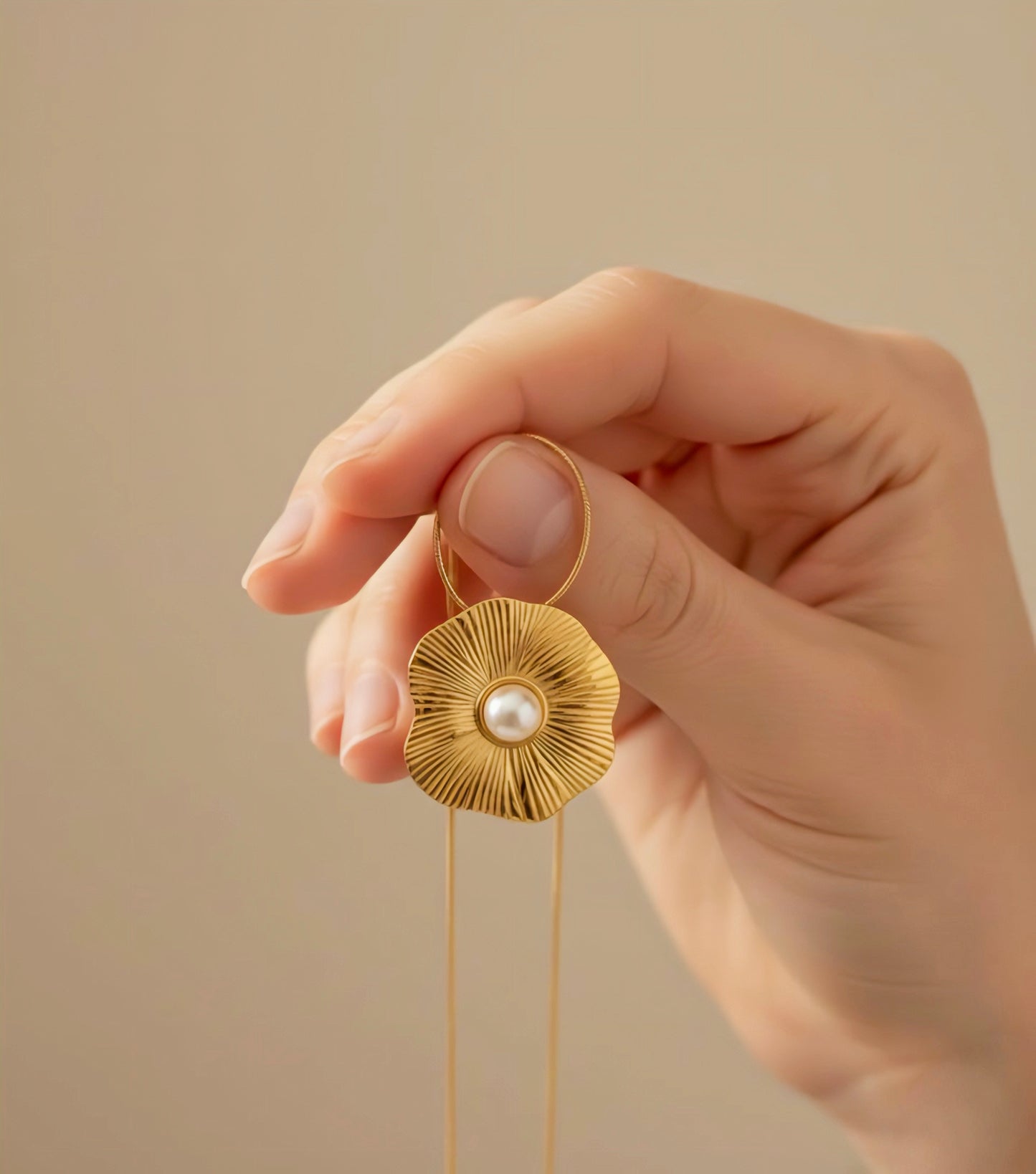 Flower Pearl Pendant